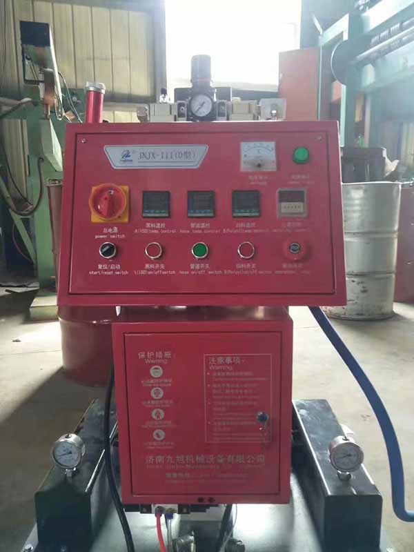 不銹鋼水箱保溫聚氨酯噴涂設(shè)備JNJX-III(D)型