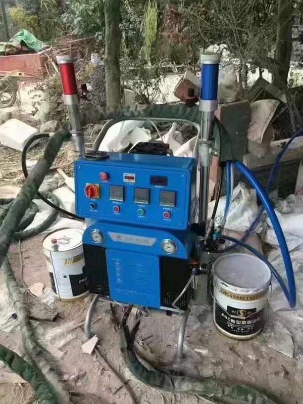 高壓噴涂機(jī)北京某公園雙組分聚脲防腐施工